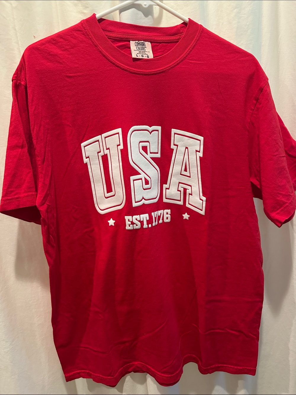 Red USA Graphic T-Shirt - Classic Patriotic Tee